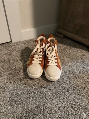 Women’s High-Top Sneakers in Tan and Cream
